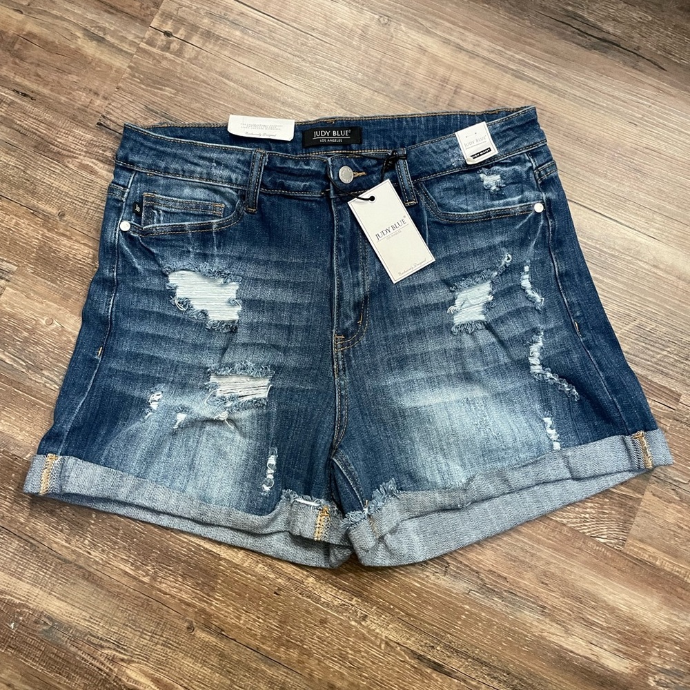 XL- NWT Judy Blue Los Angeles blue jean denim shorts
